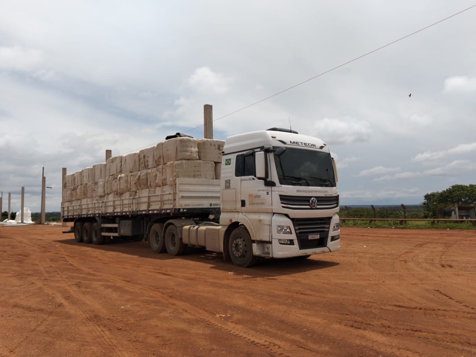 Alfer VW Meteor truck during a transport operation